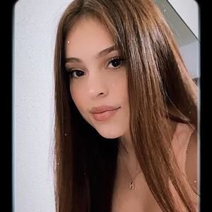 Meet your Posher, Cecilia